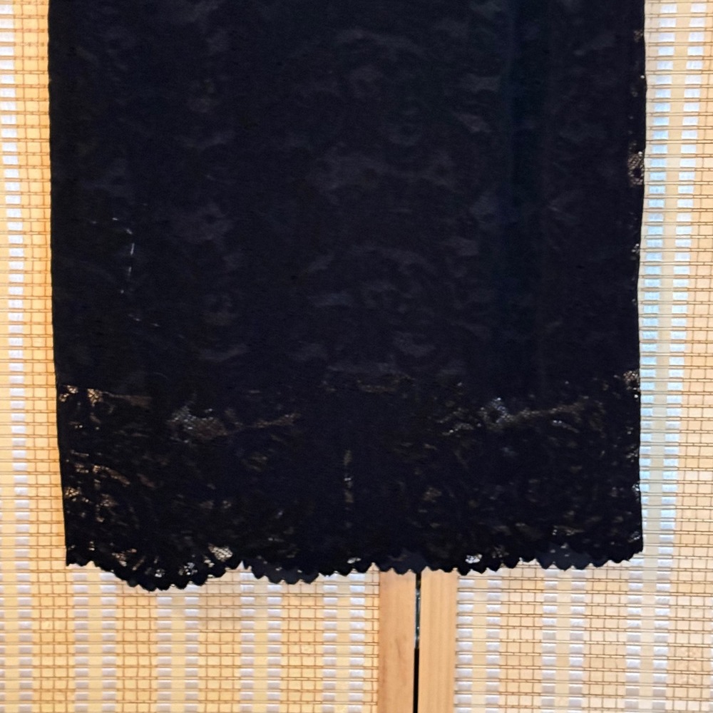 Chico's Black Lace Midi Skirt Floral Scalloped Hem NWT Size 00/S Whimsigoth - Picture 3 of 10